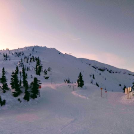 Village Center 2 Bedroom Condo Big White Ski Resort Экстерьер фото