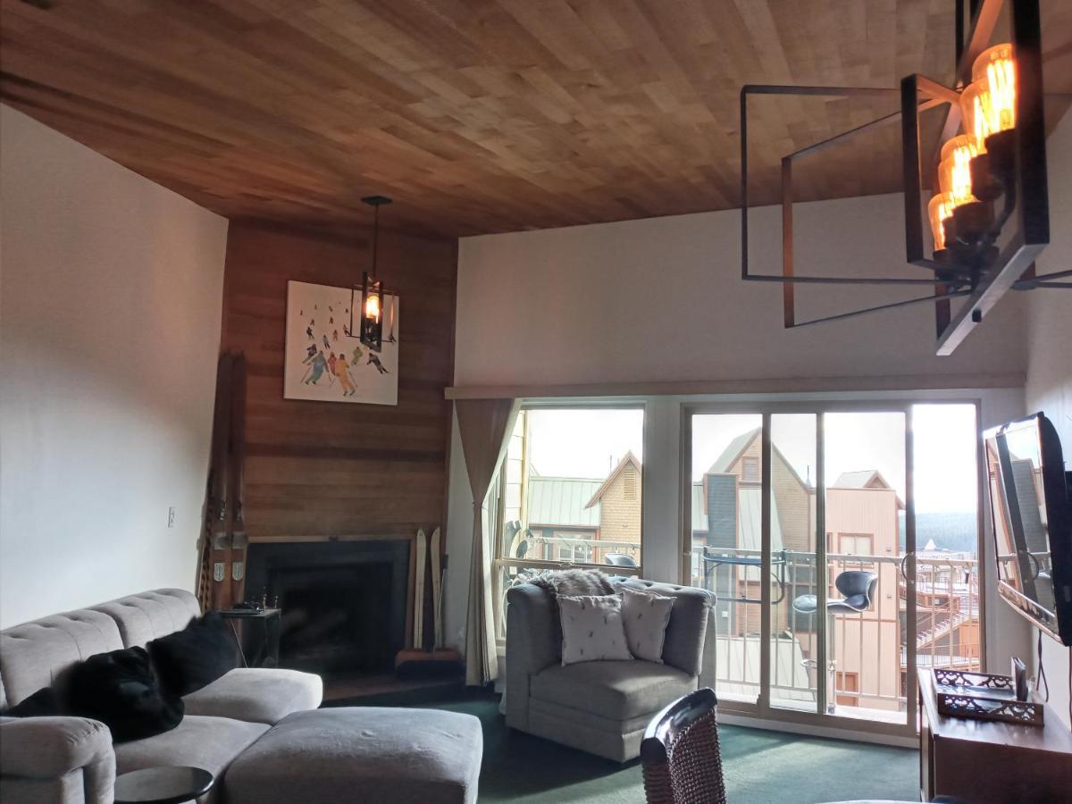 Village Center 2 Bedroom Condo Big White Ski Resort Экстерьер фото