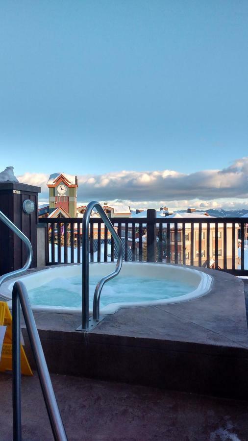 Village Center 2 Bedroom Condo Big White Ski Resort Экстерьер фото